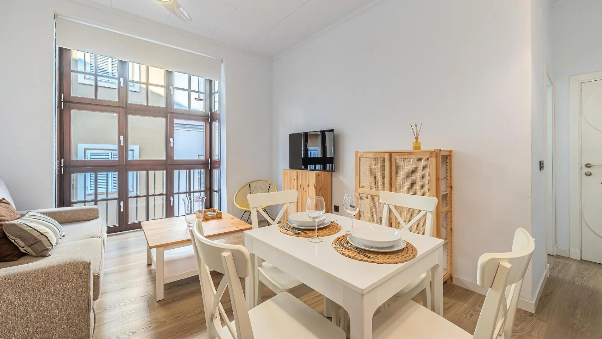 Apartment Dona Elvira Carreteria